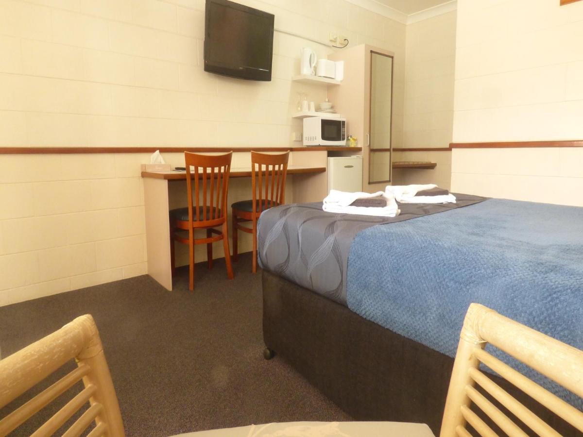 Banjo Paterson Motor Inn Townsville Exterior foto