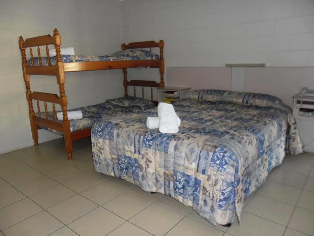 Banjo Paterson Motor Inn Townsville Exterior foto